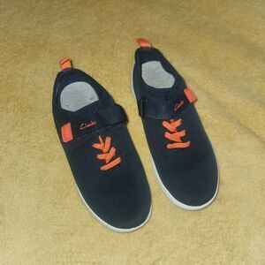 Boys Clarks 'Scape Trace' Blue Fabric Hook & Loop Strap Trainers Size 2 M